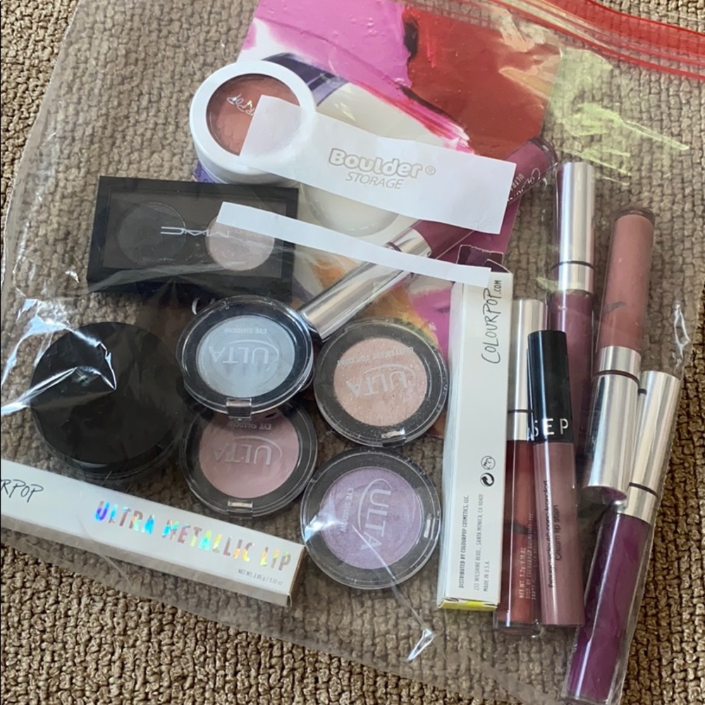Make up bundle - Picture 2 of 2